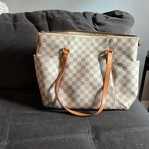 Louis Vuitton Azur Totally MM bag
